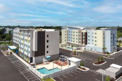 Tru by Hilton Jacksonville Airport I-95 Hotels near Anheuser-Busch Brewery