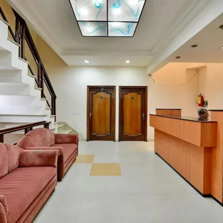 Hotel D R International