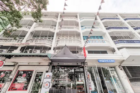 Bossa House Hostel & Cafe