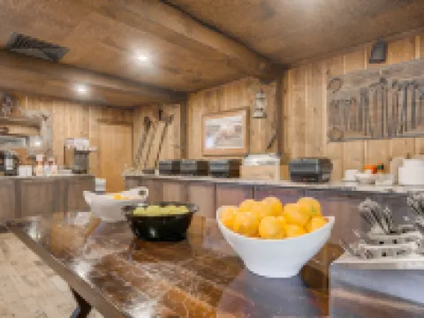 Ridgeline Hotel at Yellowstone, Ascend Hotel Collection Hotels in Gardiner