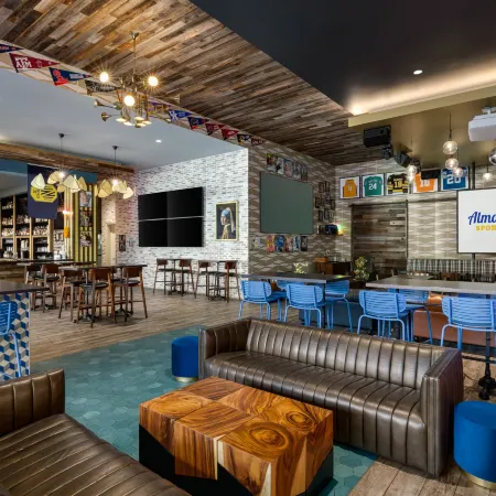 Holiday Inn & Suites NASHVILLE DOWNTOWN - BROADWAY by IHG