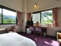 Hakuba Yamano Hotel - Bãi đậu xe