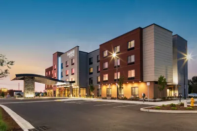 Fairfield Inn & Suites Medford Hotels in 