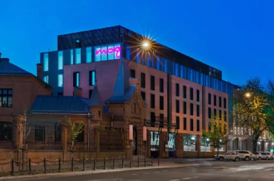 Moxy Warsaw Praga Hoteles cerca de Galería Klima Bochenska