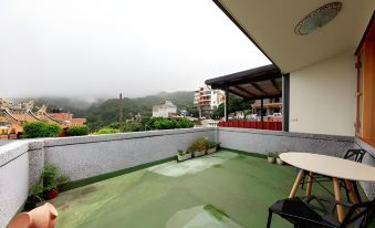 5. EZ Lodge..