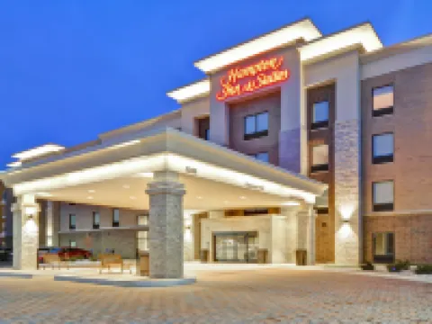 Hampton Inn & Suites Detroit/Warren Hotels in Warren