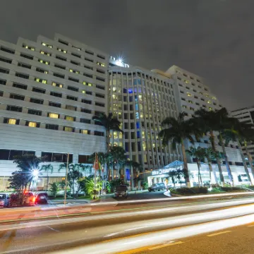 Hilton Colon Guayaquil Hotels near Antonio Neumane Park