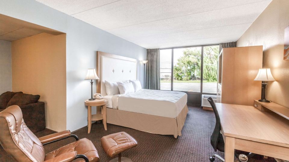 Days Inn by Wyndham Syracuse