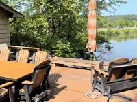 Cozy 3-bed lakefront home with deck & fireplace Hotels in Harrison County