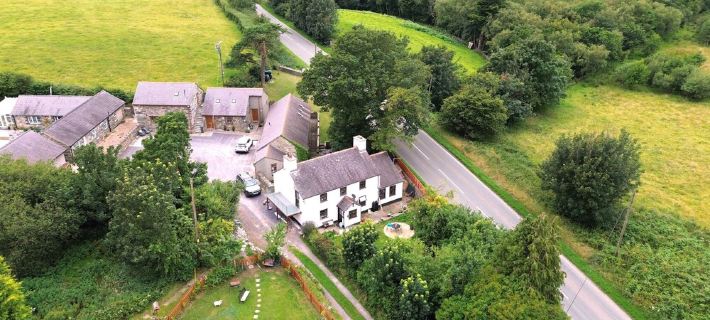 Barn Conversion at the Old Watermill - Snowdonia & Zip Line Close by. Hotels in Bangor