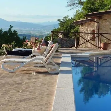 Il Barbacane,nice small house with pool, small doesn’t mean small,but beautiful