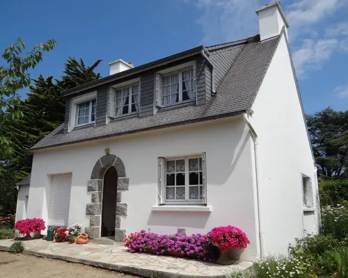 Renovated House, Large Garden, Close to Beaches Hotels in Trebeurden