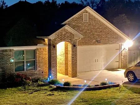 Cozy Unit with Patio Retreat Отели в г. Тилер