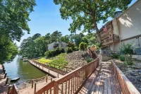 Modern Hot Springs Lakefront Condo