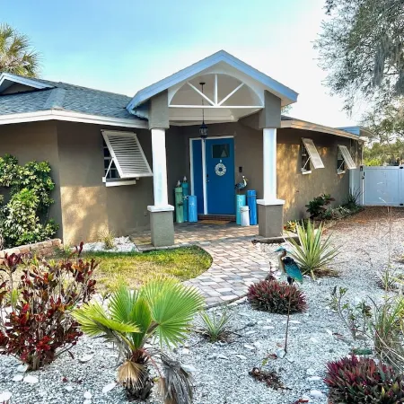 Baileys Bluff Waterfront Escape, Heated Pool near Gulf Island Beaches