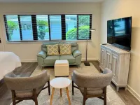 Newly remodeled, heart of Seagrove Beach, 100 yards to beach!