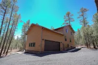 OASIS IN THE FOREST ON 1.25 ACRE BACKING TO NATIONAL FOREST WITH AC-PETS WELCOME