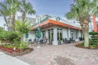Luxurious Beachfront 3BR 15Th Floor VIP Suite. Amazing Direct Ocean Views! Hotels in 