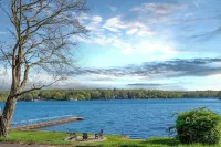 Stunning Lakeside Retreat