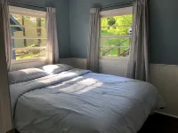 Charming Rose Lake beach house