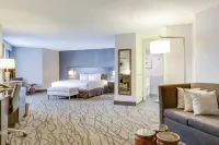 DoubleTree by Hilton Racine Harbourwalk Hotels in 