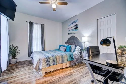 Cozy 2 bedroom Near Downtown Pet-Friendly