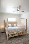 Coastal Elegance Villa & Pool  Sleeps 18 Hotels near Daniels Shells