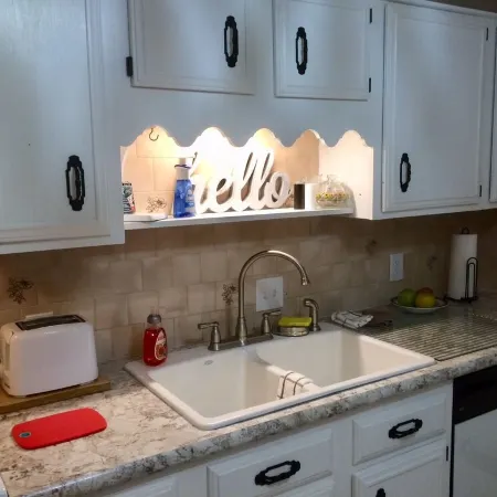 Clean Modern Home,Cozy MINUTES to Airport  and Downtown