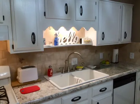 Clean Modern Home,Cozy MINUTES to Airport  and Downtown