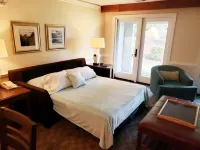 Water-view in Kingsmill, 10 minutes to Busch Gardens & Colonial Williamsburg! 威廉斯堡布希公園附近的飯店