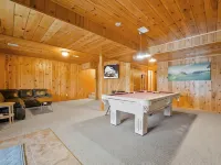 Mountain Cabin overlooking Boyne near Nubs W/ Hot Tub Hotels in Pleasantview Township