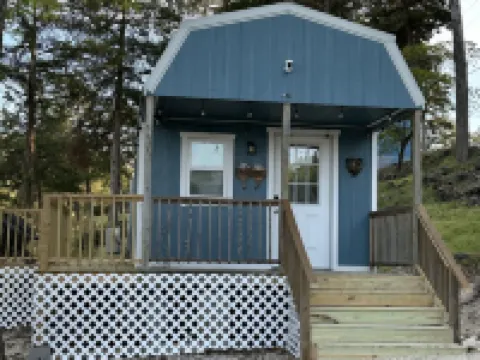 Heron's Cabin - Cute Tiny Home - Recently Reduced 拉塞爾酒店