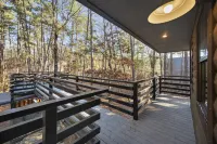 Jumbo 2Br in Hochatown•King Bed Ensuite•4700 Game Arcade•Parking•Hot Tub•Parking Hotels in McCurtain County