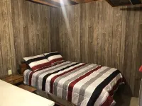 Nature’s Best  cabin1 hr. to PSU. Great view. Perfect for outdoorsman.  Sleeps 8