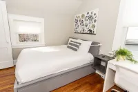 Cozy Riverfront Bungalow with Stunning Views - balcony