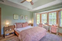 Wildflower Lotus Farm a Luxurious 5bd Home w/ Pool, Firepit and more