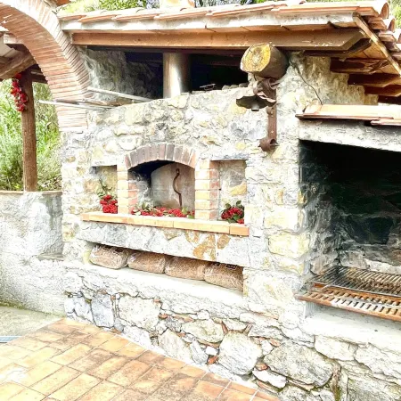 Prestigious Self Catering Holiday Villa For Rent in Barga, Lucca, Firenze,
