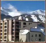 Ski in/out. Next to Ski school. 1 blk to Main Street.  Sleeps 6.  Gondola in 26!