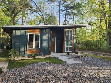 New, unique custom-built cottage, between Savannah and Tybee Island.