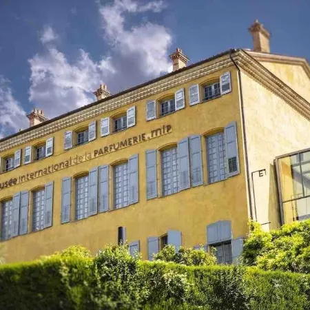 Apartment lux 1 bedroom, independent in villa, swimming pool, view Grasse and sea Отели рядом с достопримечательностью «Museum of Art and History of Provence»