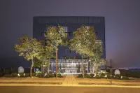 Suryaa Hotel Pinhais, Curio Collection by Hilton Hotel di Quatro Barras