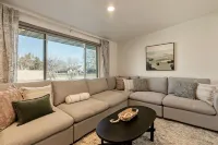 Featuring: Arcade Gameroom PoolGreat for Families!