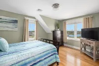 Private Beach! Spectacular Ocean Views!