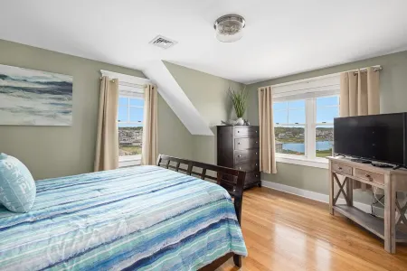 Private Beach! Spectacular Ocean Views!