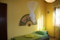 Spacious family vacation home with rooftop pool, 5 minutes from downtown
