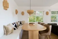 Peninsula Luxurious beach house