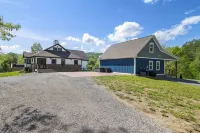 Lakefront House at Summer Breeze w/ Private Dock w/ Kayaks