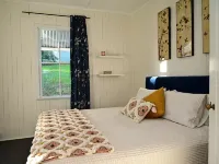 Tranquil Sunshine Coast hinterland farm stay on a working Macadamia farm