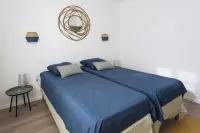 Village house with swimming pool in the Alpilles