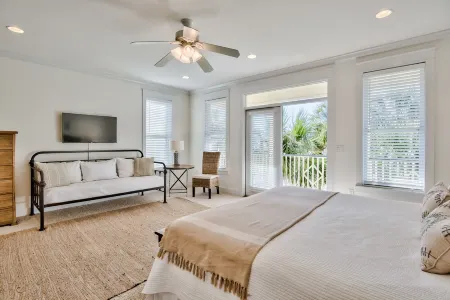 Ocean Views, Closest to Beach & Seacrest Pool, Bikes, on 30A by Rosemary & Alys